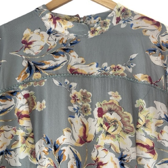 Suzanne Betro Sage Gray Floral Tiered Shift Dress Flared Long Sleeve Dress - Picture 6 of 12